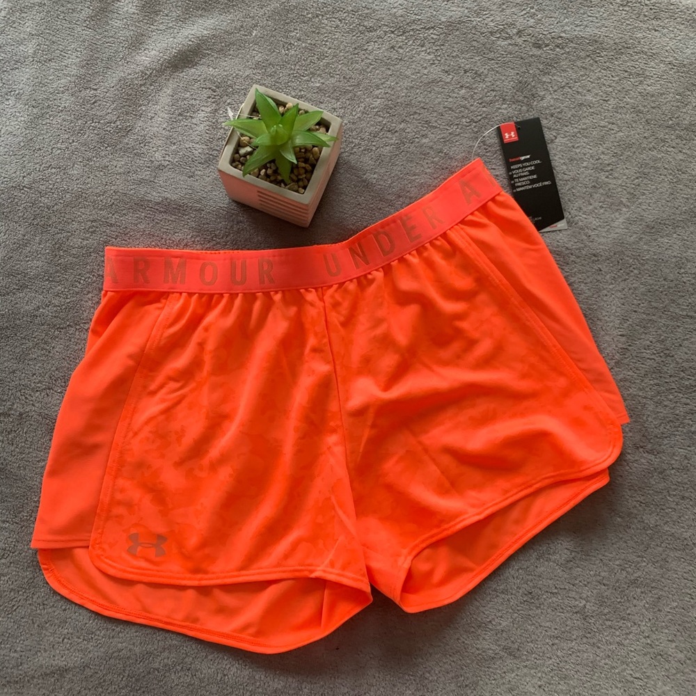 UNDER AMOUR SHORTS women’s medium